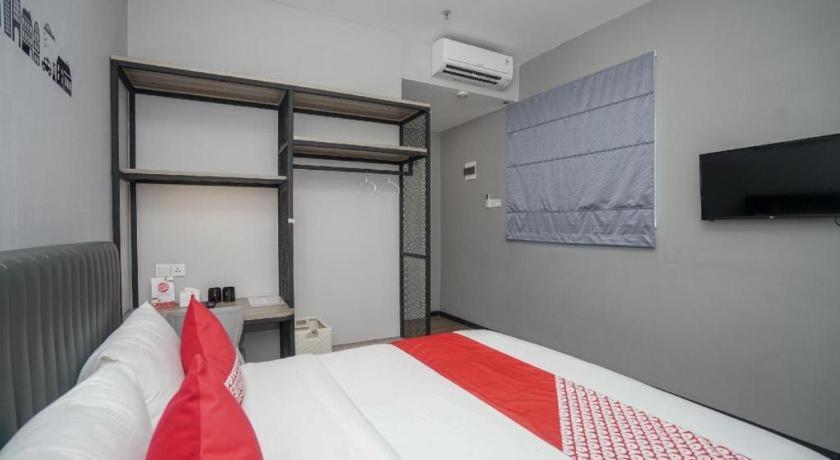 Oyo 568 Rajawali Homestay Palembang Extérieur photo