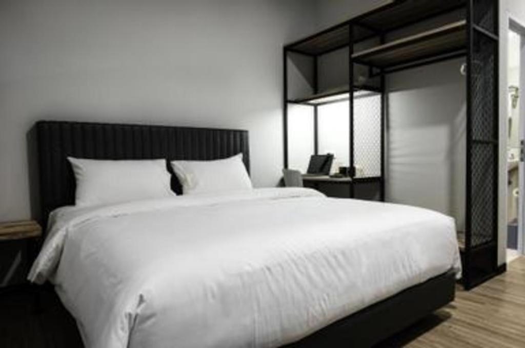 Oyo 568 Rajawali Homestay Palembang Extérieur photo